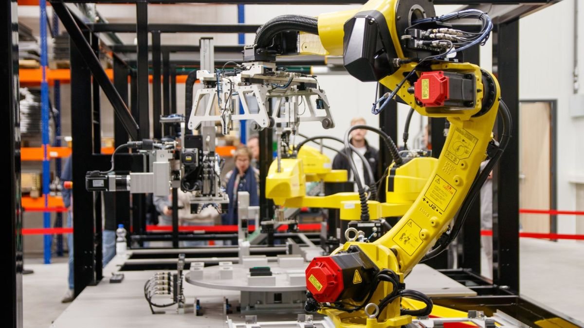 AI Agents vs. Traditional Automation: What Actually Belongs in Your 2026 Workflow — AI agents and workflow automation by AlphaTechPlus