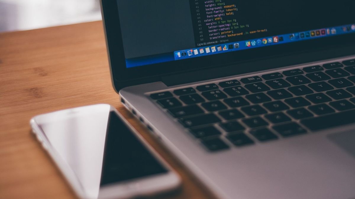 Flutter vs React Native vs Native Development: Choosing Your Mobile Stack — mobile app development by AlphaTechPlus